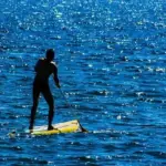 Kom ud at stå på paddleboard på ferien - 2 gode tips